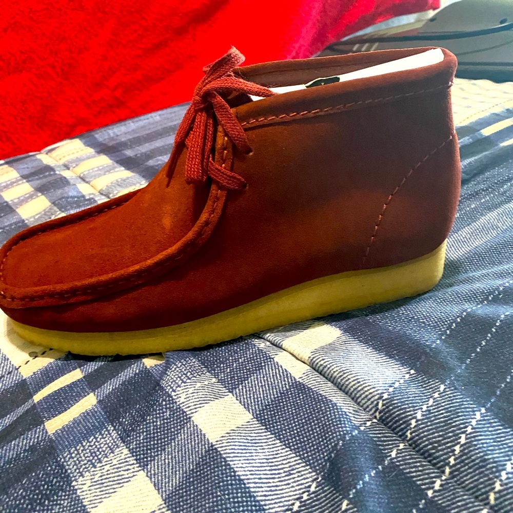 Clarks Wallabies 9.5